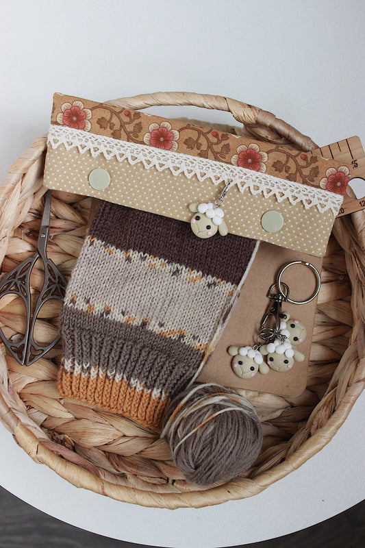 Vintage-Inspired Beige Flowers DPN Holder