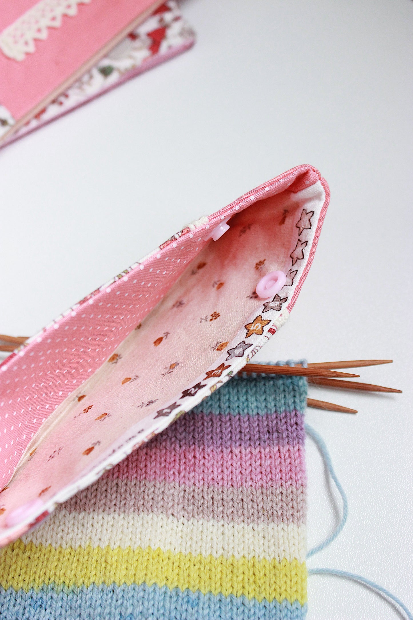 Floral DPN Holder With Lace