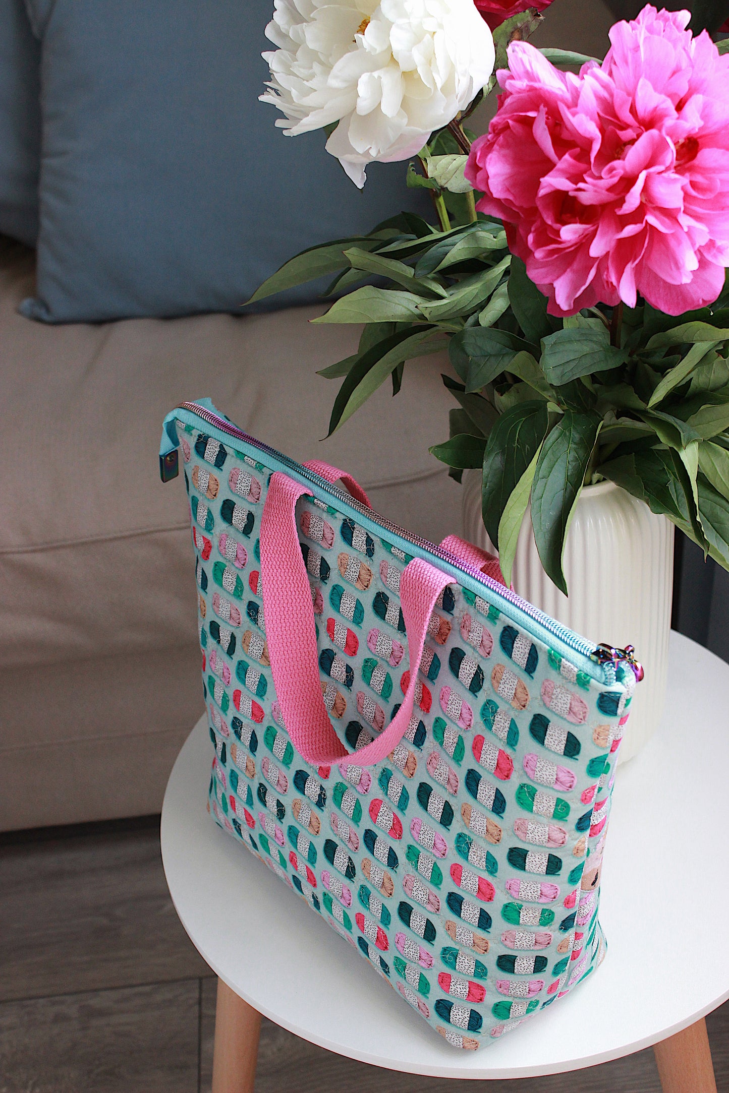 Handmade Patchwork Project Bag for Knitters & Crocheters | Cotton Fabric | Zipped Craft Tote