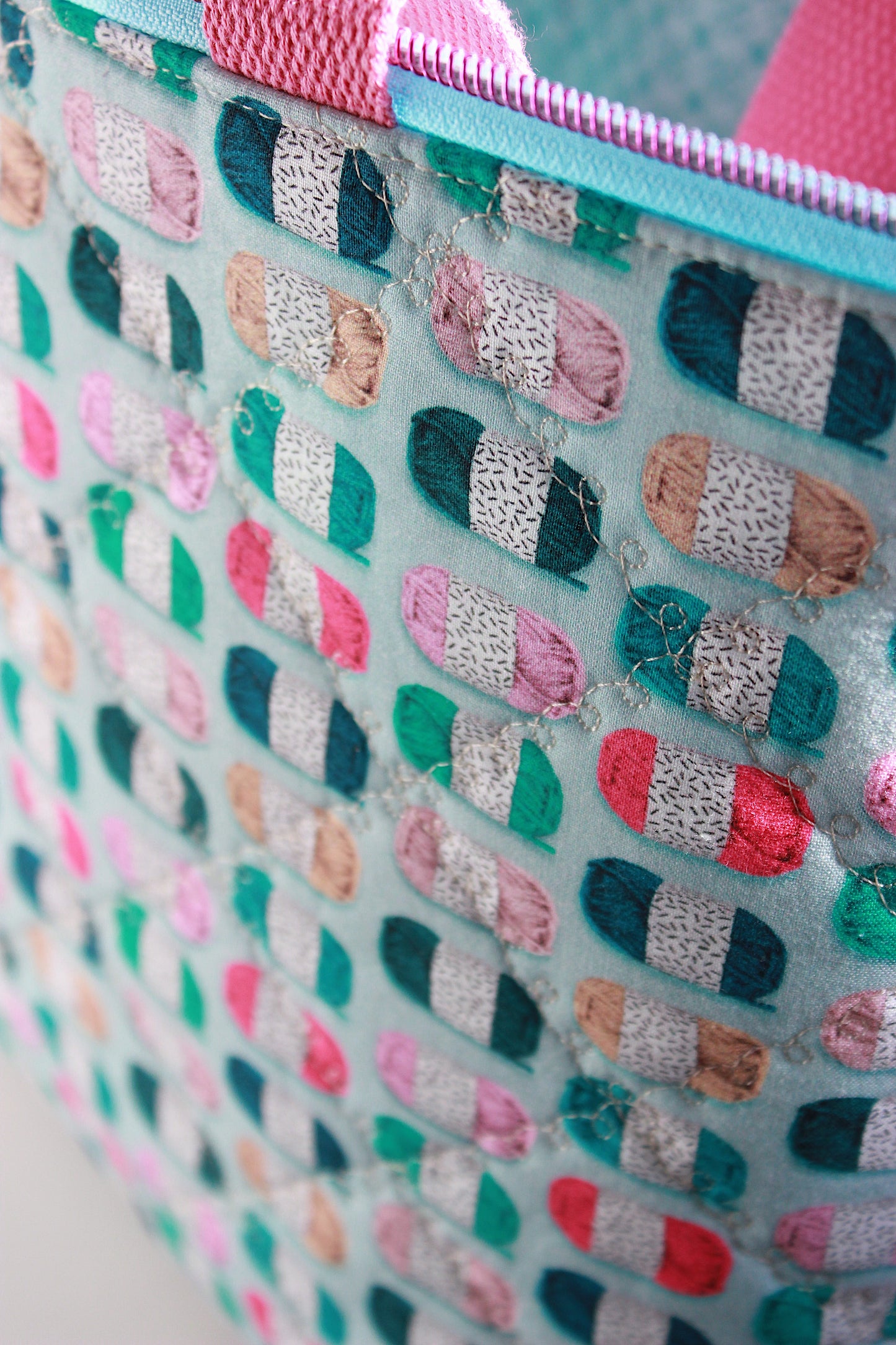 Handmade Patchwork Project Bag for Knitters & Crocheters | Cotton Fabric | Zipped Craft Tote