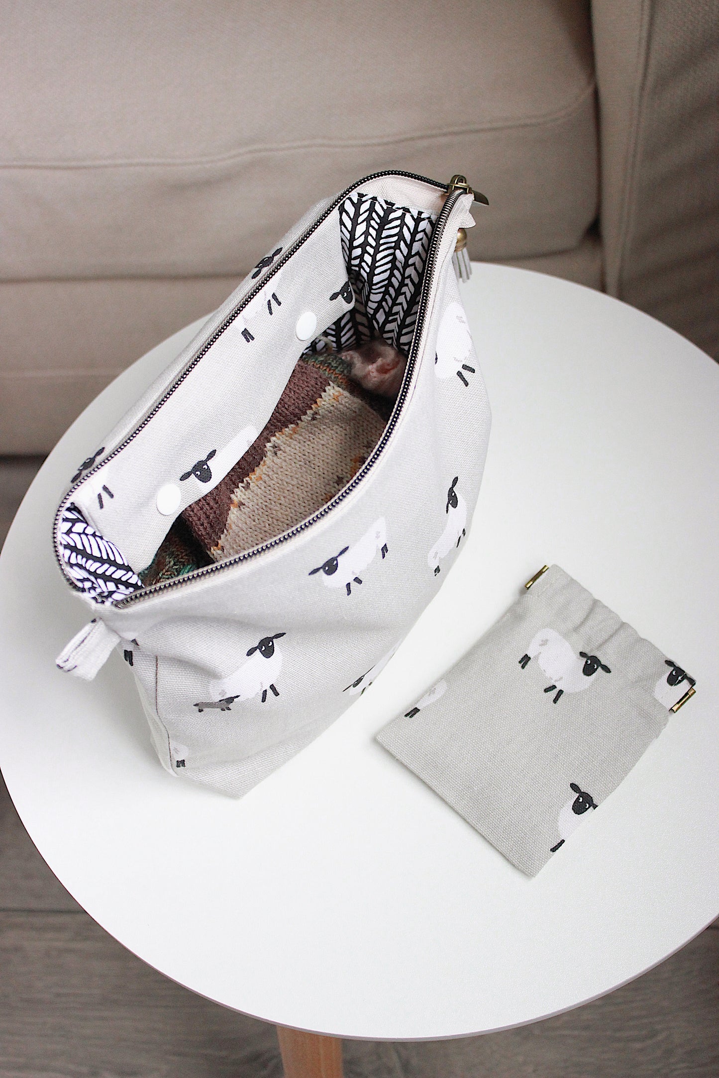 Sheep Knitting Project Bag with Built-in DPN Holder & Matching Squeeze Purse