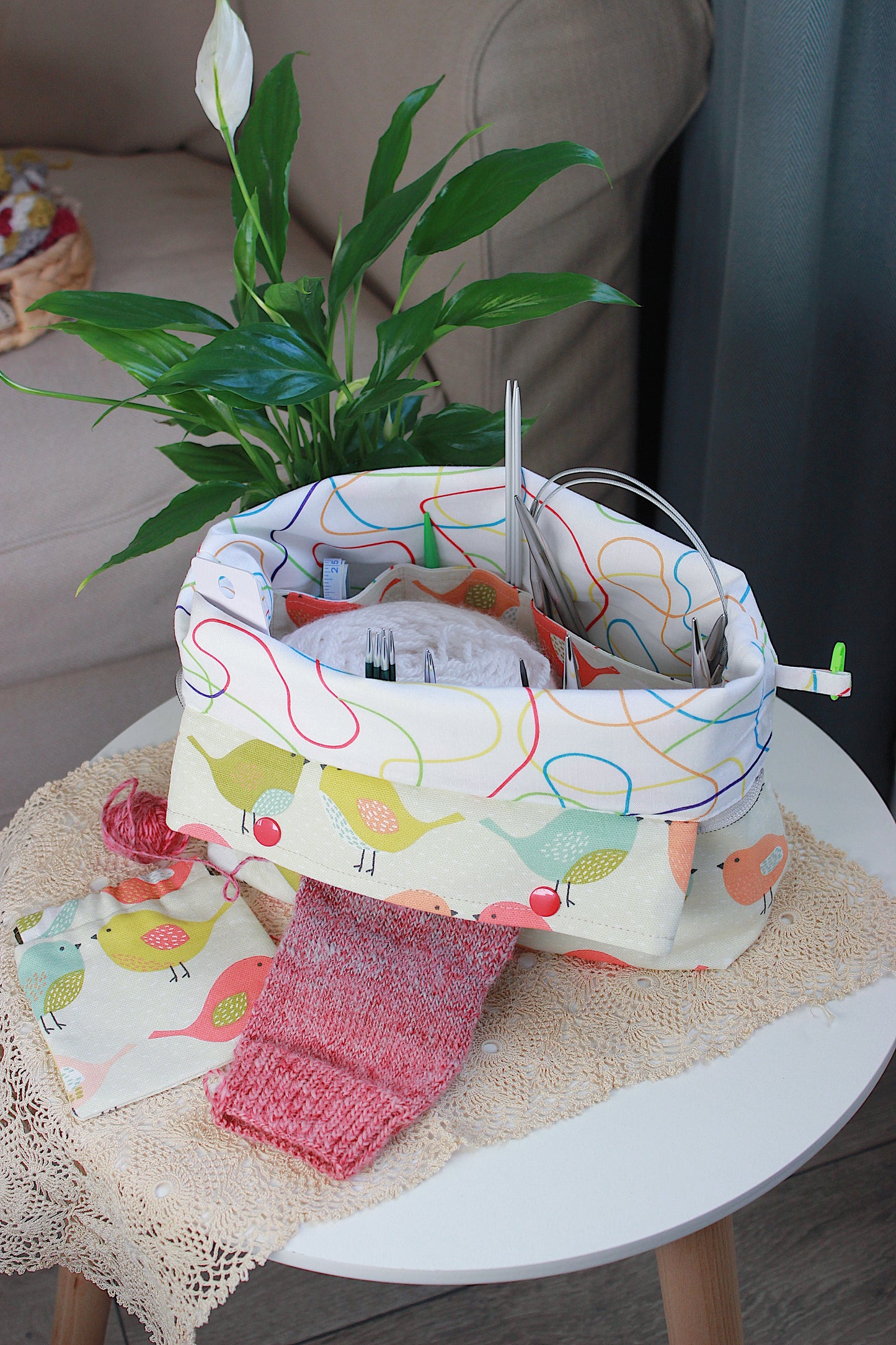 Lovely Birds Knitting Project Bag with Built-in DPN Holder & Matching Squeeze Purse