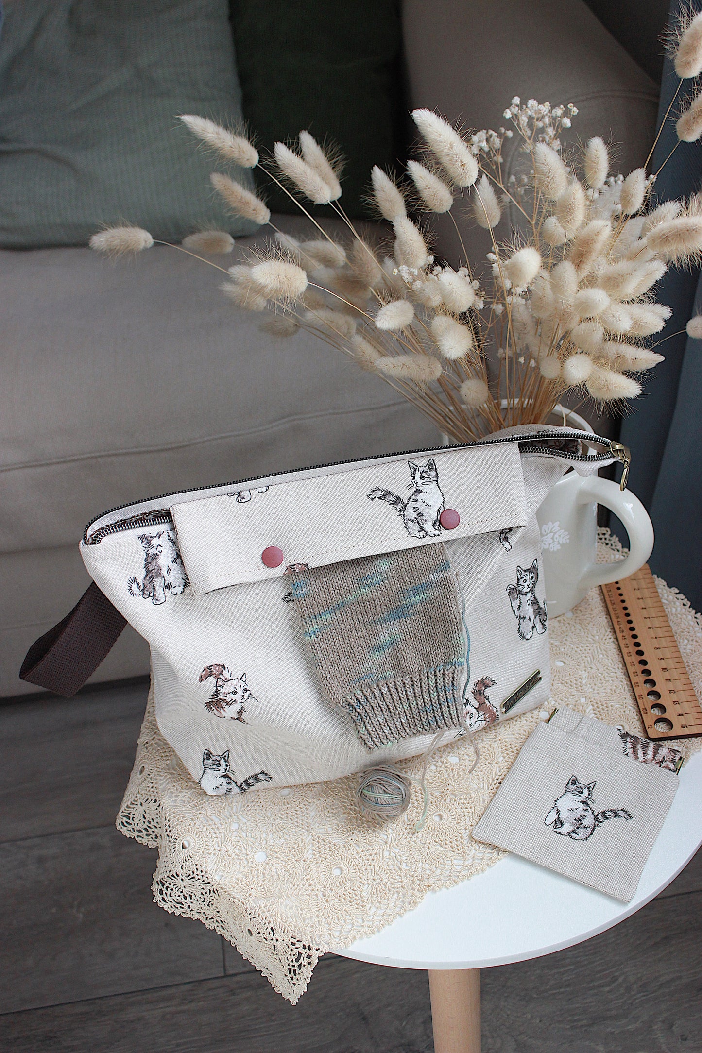 Shabby Cats Knitting Project Bag with Built-in DPN Holder & Matching Squeeze Purse