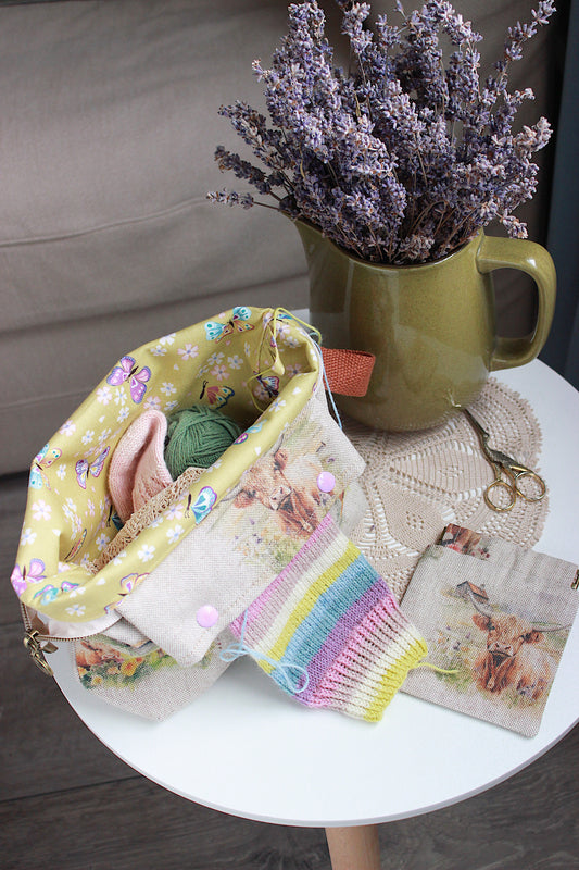 Highland Cows Knitting Project Bag with Built-in DPN Holder & Matching Squeeze Purse  | Printed Digital Canvas Fabric