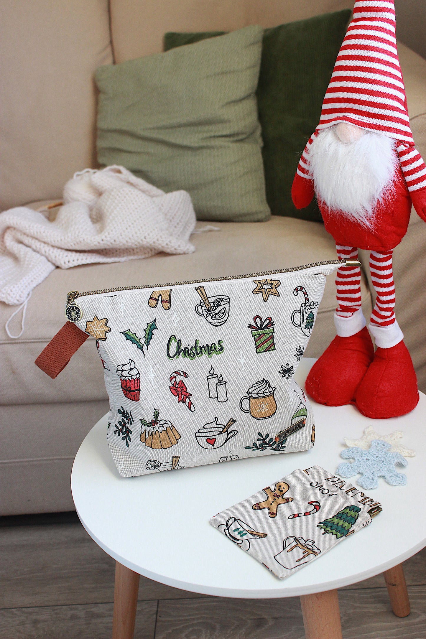 Project Bag with Twin Built-in DPN Holders & Matching Squeeze Purse – “Christmas motives” Print | Printed Digital Canvas Fabric | Sage Dot Lining