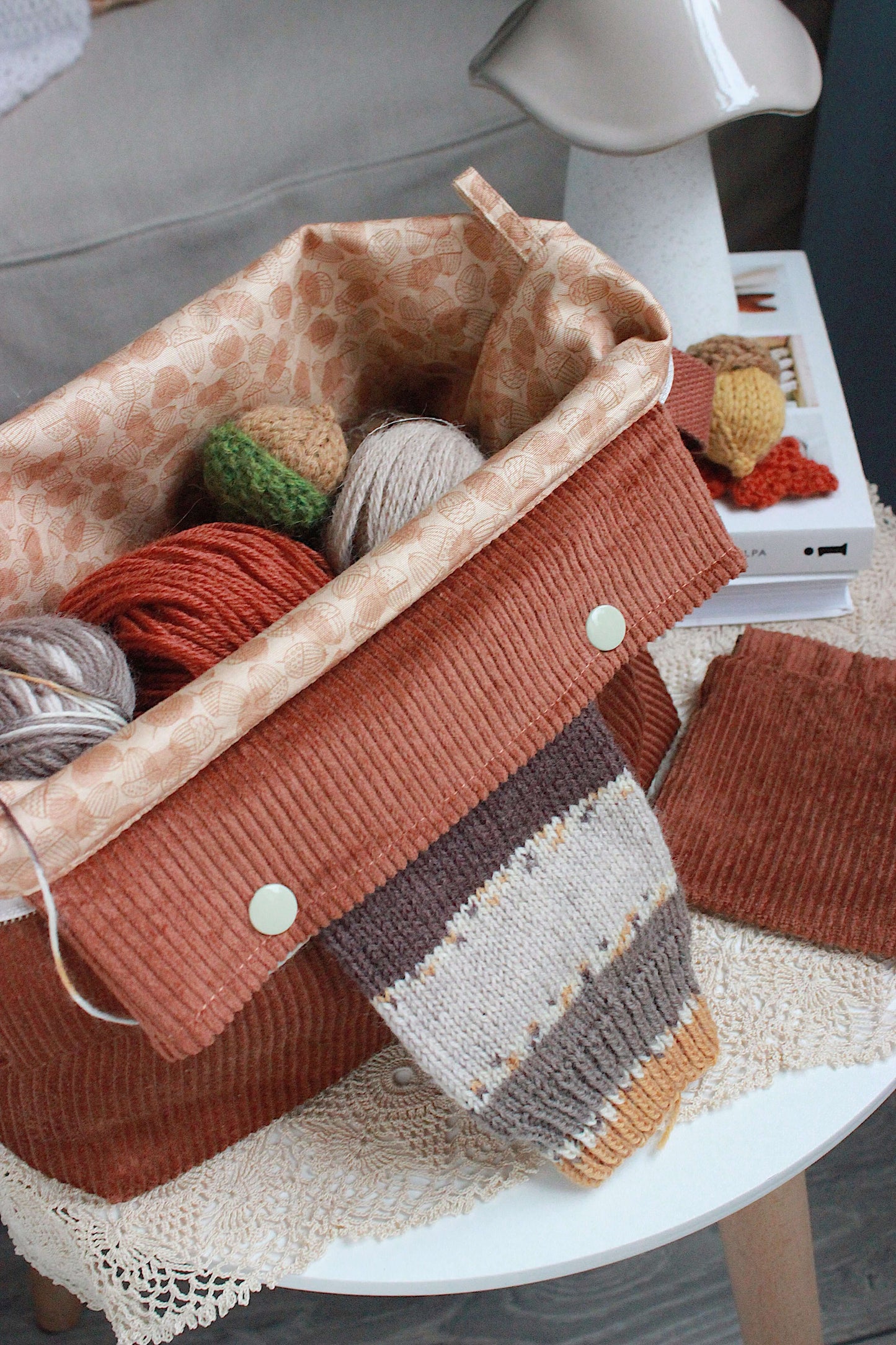 Handmade to Order|Autumn Acorns Corduroy Knitting Project Bag with Built-in Needle Holder & Matching Squeeze Purse