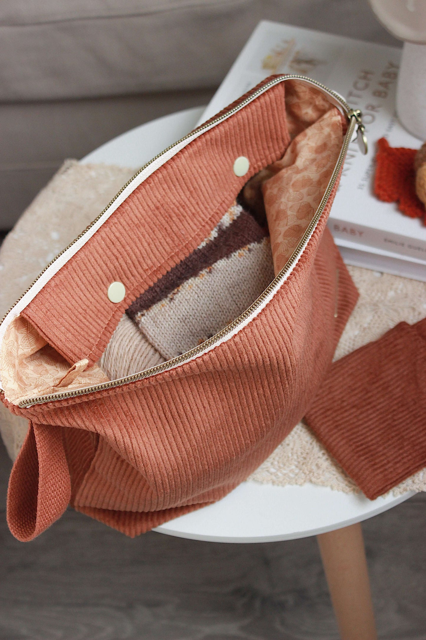 Handmade to Order|Autumn Acorns Corduroy Knitting Project Bag with Built-in Needle Holder & Matching Squeeze Purse